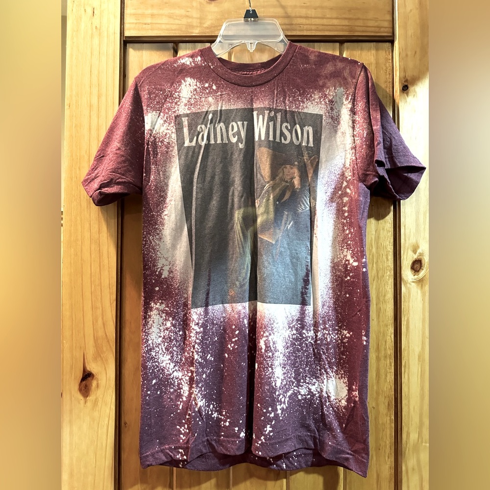 Lainey Wilson bleached tee